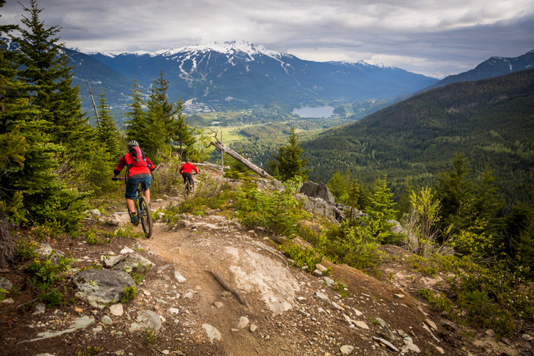 wo women mountain biking