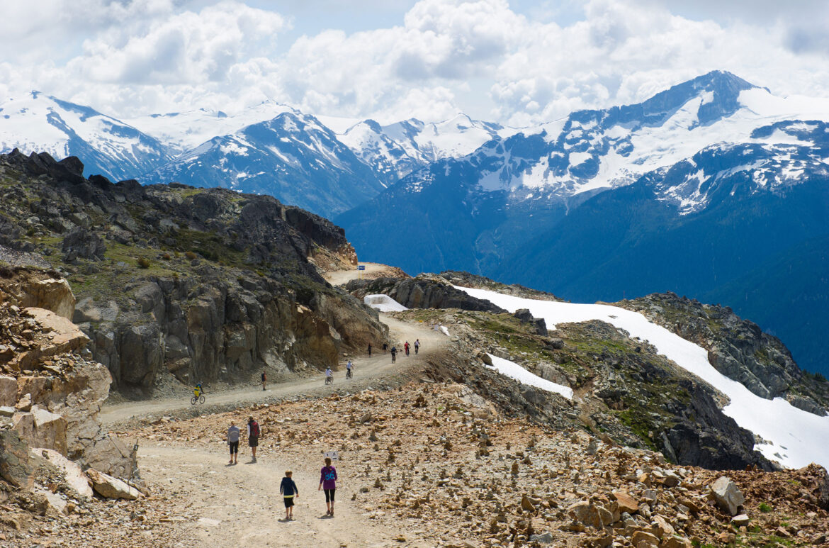 alpine-hiking-trails-on-whistler-and-blackcomb-mountains