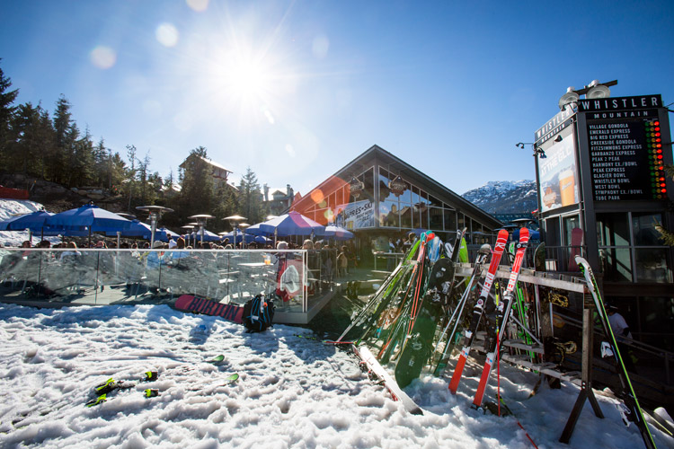 Jarní apres ve vesničce Whistler