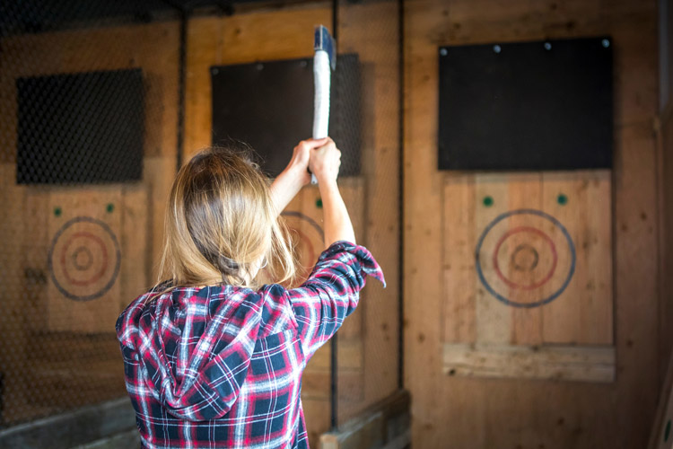 Forged - Axe throwing