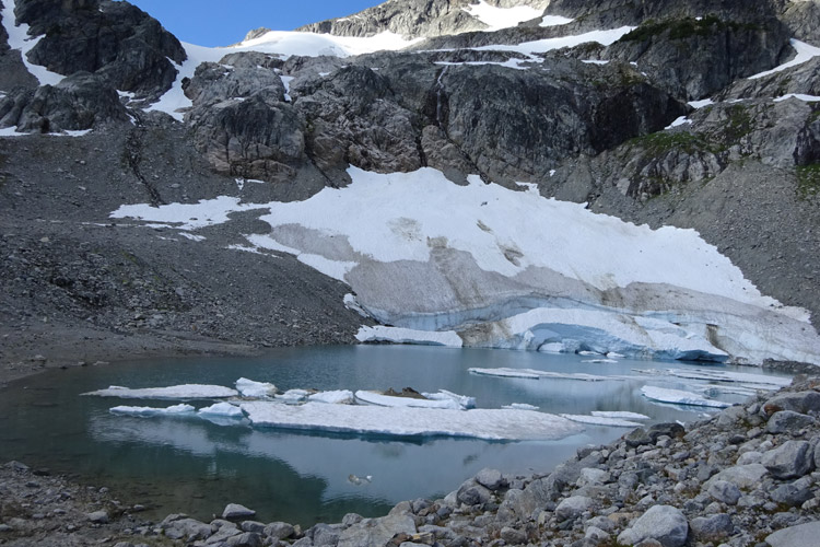 iceberg lake trail banff