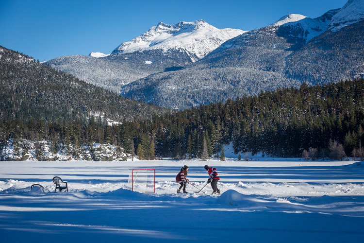 Pond hockey on Green Lake