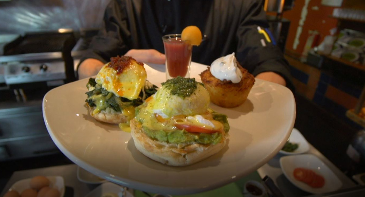 Eggs Benedict in the Piemaker video recipe cheekyricho 